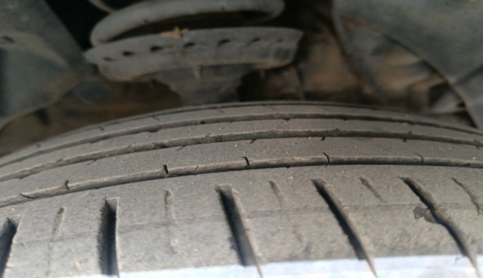 2024 Mahindra XUV300 W8 (O) 1.2 PETROL, Petrol, Manual, 32,776 km, tyre