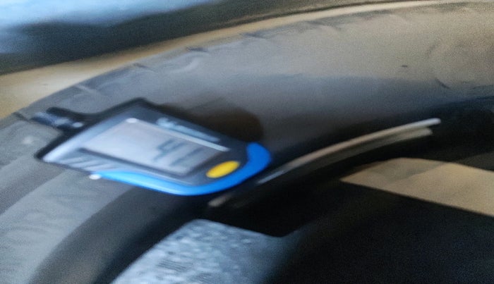 2023 Mahindra XUV300 W8 (O) 1.2 PETROL AMT, Petrol, Automatic, 9,736 km, tyre