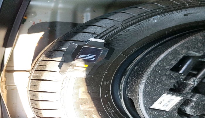 2018 Hyundai Creta SX 1.6 PETROL, Petrol, Manual, 35,861 km, tyre