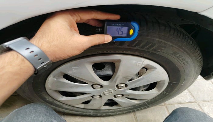 2012 Hyundai i10 MAGNA 1.2, Petrol, Manual, 67,444 km, tyre