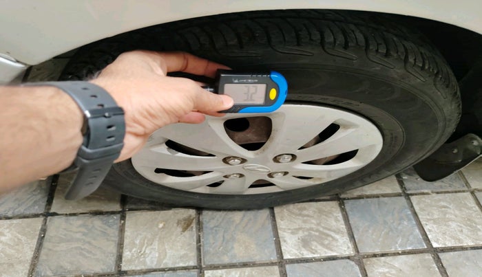 2012 Hyundai i10 MAGNA 1.2, Petrol, Manual, 67,444 km, tyre