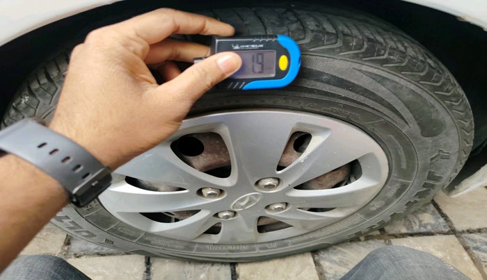 2012 Hyundai i10 MAGNA 1.2, Petrol, Manual, 67,444 km, tyre