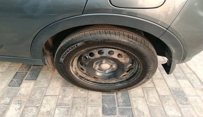 2022 Tata NEXON XM PETROL, Petrol, Manual, 1,24,709 km, tyre