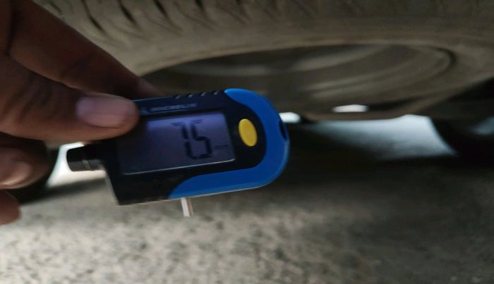 2019 Mahindra XUV500 W11 AT, Diesel, Automatic, 1,11,404 km, tyre