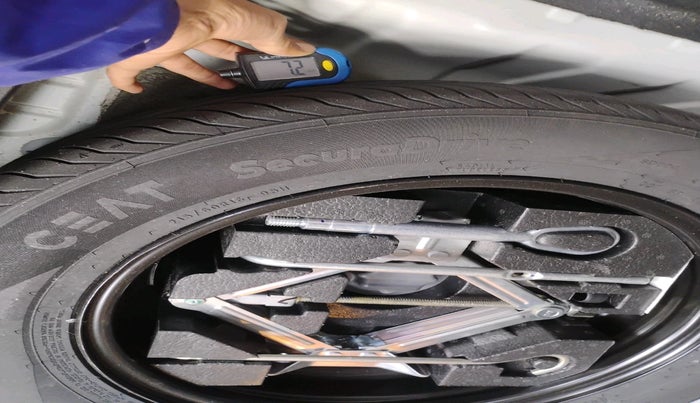 2022 MG ASTOR SMART EX 1.5 MT, Petrol, Manual, 17,724 km, tyre