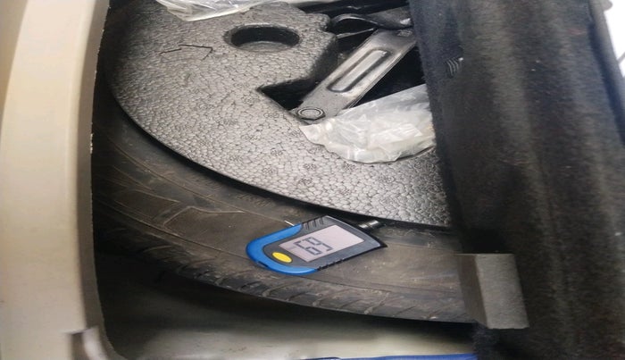 2021 Mahindra XUV300 W8 (O) 1.2 PETROL, Petrol, Manual, 38,946 km, tyre