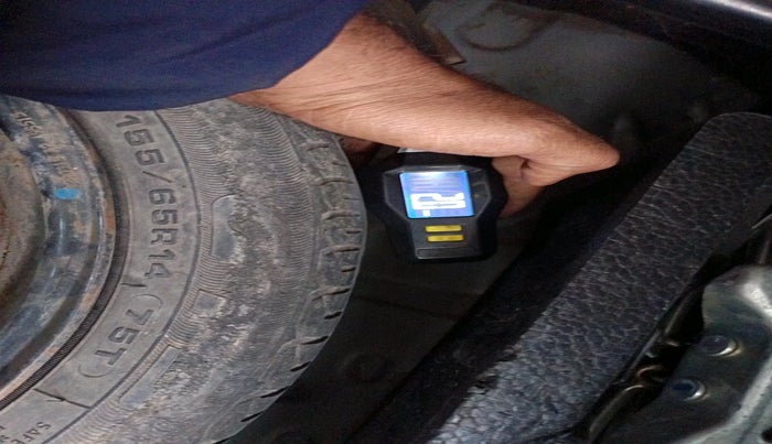 2013 Maruti Wagon R 1.0 VXI, Petrol, Manual, 82,334 km, tyre