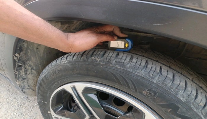 2017 Maruti Vitara Brezza VDI (O), Diesel, Manual, 1,43,125 km, tyre