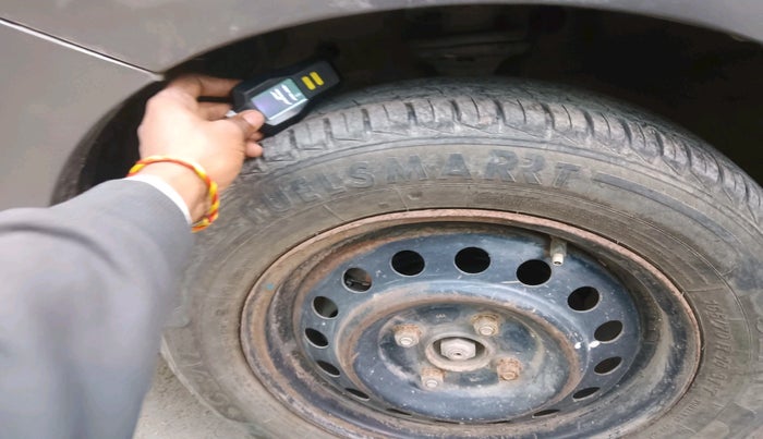 2014 Maruti Wagon R 1.0 VXI, Petrol, Manual, 1,83,042 km, tyre