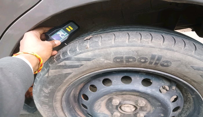 2014 Maruti Wagon R 1.0 VXI, Petrol, Manual, 1,83,042 km, tyre