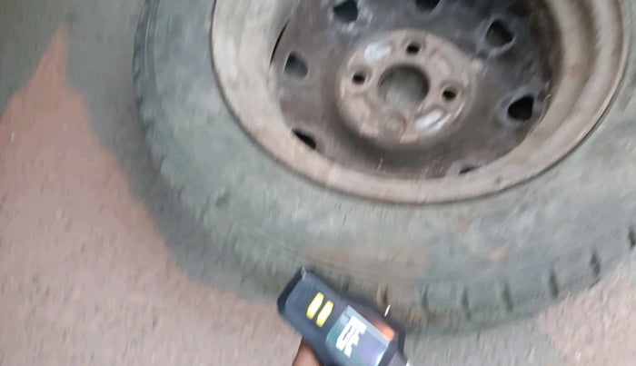 2014 Maruti Wagon R 1.0 VXI, Petrol, Manual, 1,83,042 km, tyre