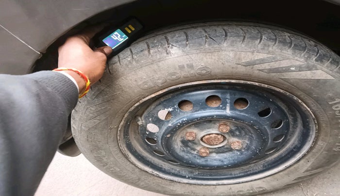 2014 Maruti Wagon R 1.0 VXI, Petrol, Manual, 1,83,042 km, tyre