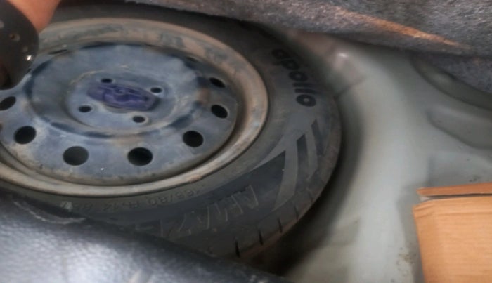 2021 Maruti Swift VXI, Petrol, Manual, 80,862 km, tyre