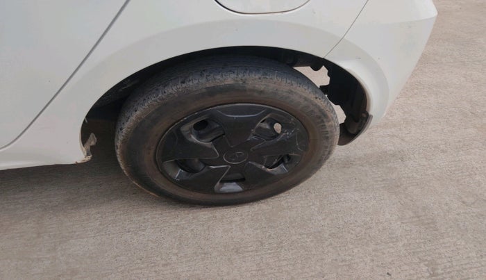 2022 Tata Tiago XM CNG, Petrol, Manual, 38,449 km, tyre