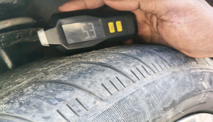 2011 Volkswagen Polo TRENDLINE 1.2L DIESEL, Diesel, Manual, 1,10,850 km, tyre