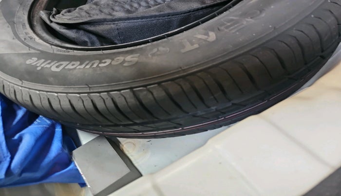 2023 Tata PUNCH ADVENTURE AMT, Petrol, Automatic, 31,175 km, tyre