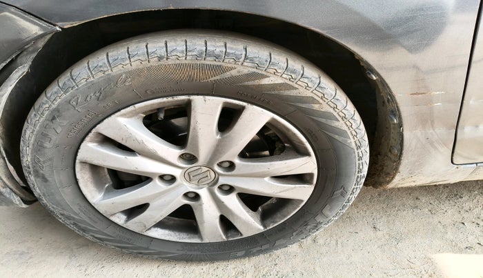 2016 Maruti Ertiga ZDI SHVS, Diesel, Manual, 2,08,487 km, tyre