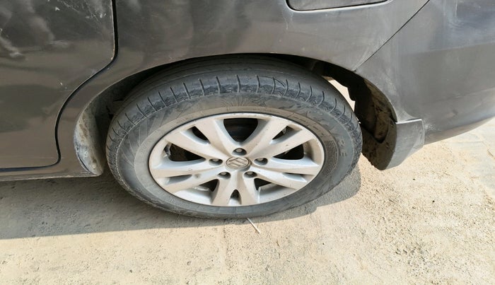 2016 Maruti Ertiga ZDI SHVS, Diesel, Manual, 2,08,487 km, tyre