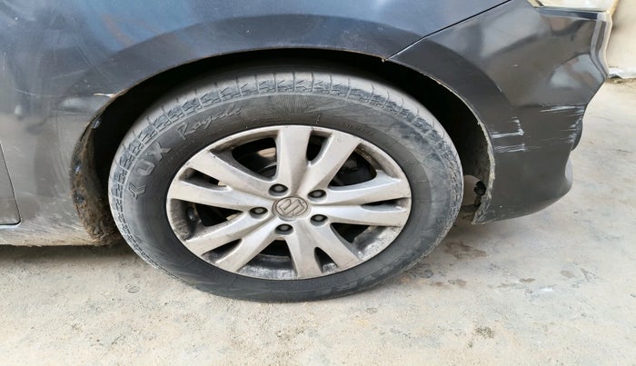 2016 Maruti Ertiga ZDI SHVS, Diesel, Manual, 2,08,487 km, tyre