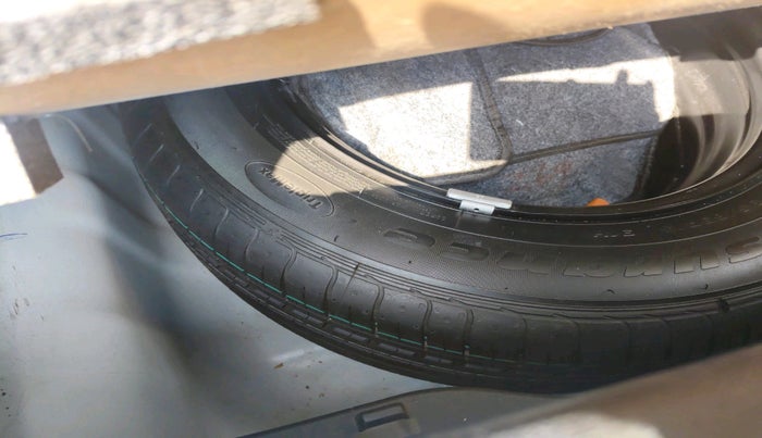 2021 Hyundai VENUE S+ 1.2, Petrol, Manual, 49,476 km, tyre