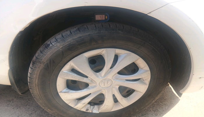 2020 Maruti Swift VXI, Petrol, Manual, 1,07,468 km, tyre