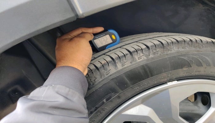 2024 Maruti BREZZA VXI, Petrol, Manual, 13,674 km, tyre