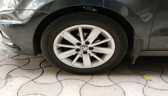 2017 Volkswagen Ameo HIGHLINE DSG 1.5 DIESEL , Diesel, Automatic, 1,17,090 km, tyre