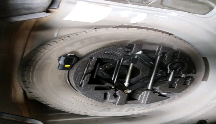 2017 Volkswagen Ameo HIGHLINE DSG 1.5 DIESEL , Diesel, Automatic, 1,17,090 km, tyre