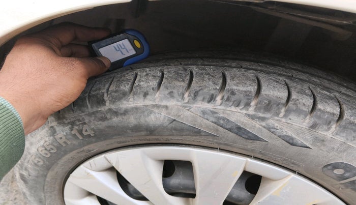 2011 Toyota Etios G, Petrol, Manual, 68,740 km, tyre