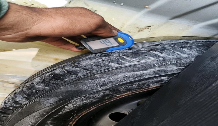 2011 Toyota Etios G, Petrol, Manual, 68,740 km, tyre