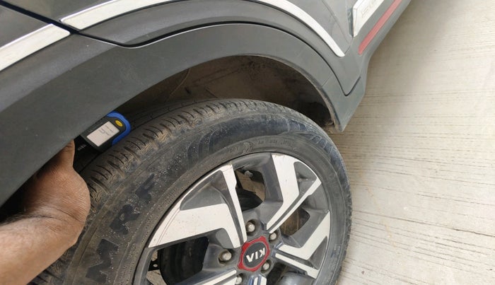 2021 KIA SONET GTX PLUS 1.5, Diesel, Manual, 1,62,397 km, tyre