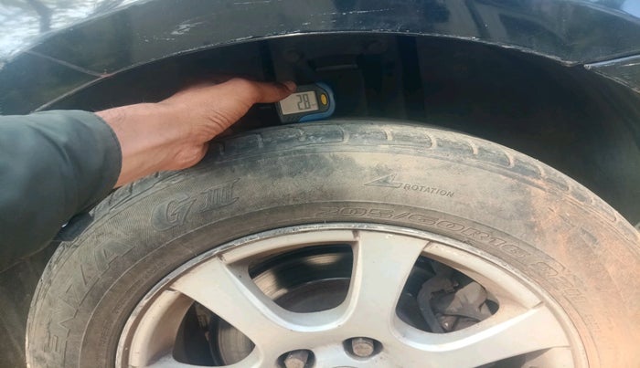 2012 Chevrolet Cruze LTZ AT, Diesel, Automatic, 1,12,951 km, tyre