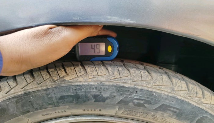 2014 Hyundai Eon ERA +, Petrol, Manual, 96,673 km, tyre