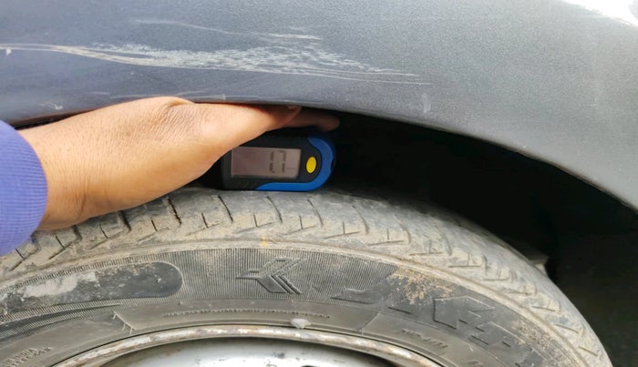 2014 Hyundai Eon ERA +, Petrol, Manual, 96,673 km, tyre