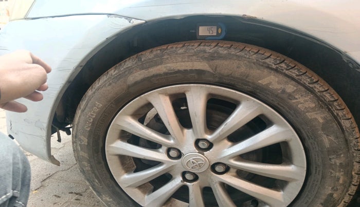 2011 Toyota Etios V, Petrol, Manual, 94,092 km, tyre