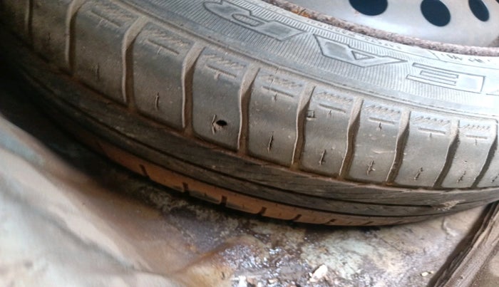 2011 Toyota Etios V, Petrol, Manual, 94,092 km, tyre