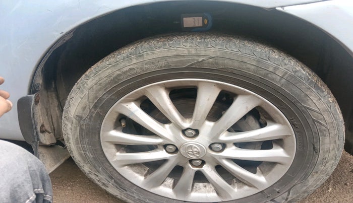 2011 Toyota Etios V, Petrol, Manual, 94,092 km, tyre