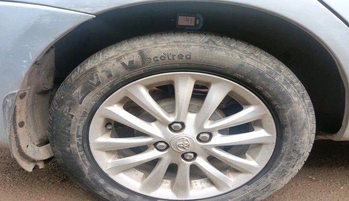 2011 Toyota Etios V, Petrol, Manual, 94,092 km, tyre