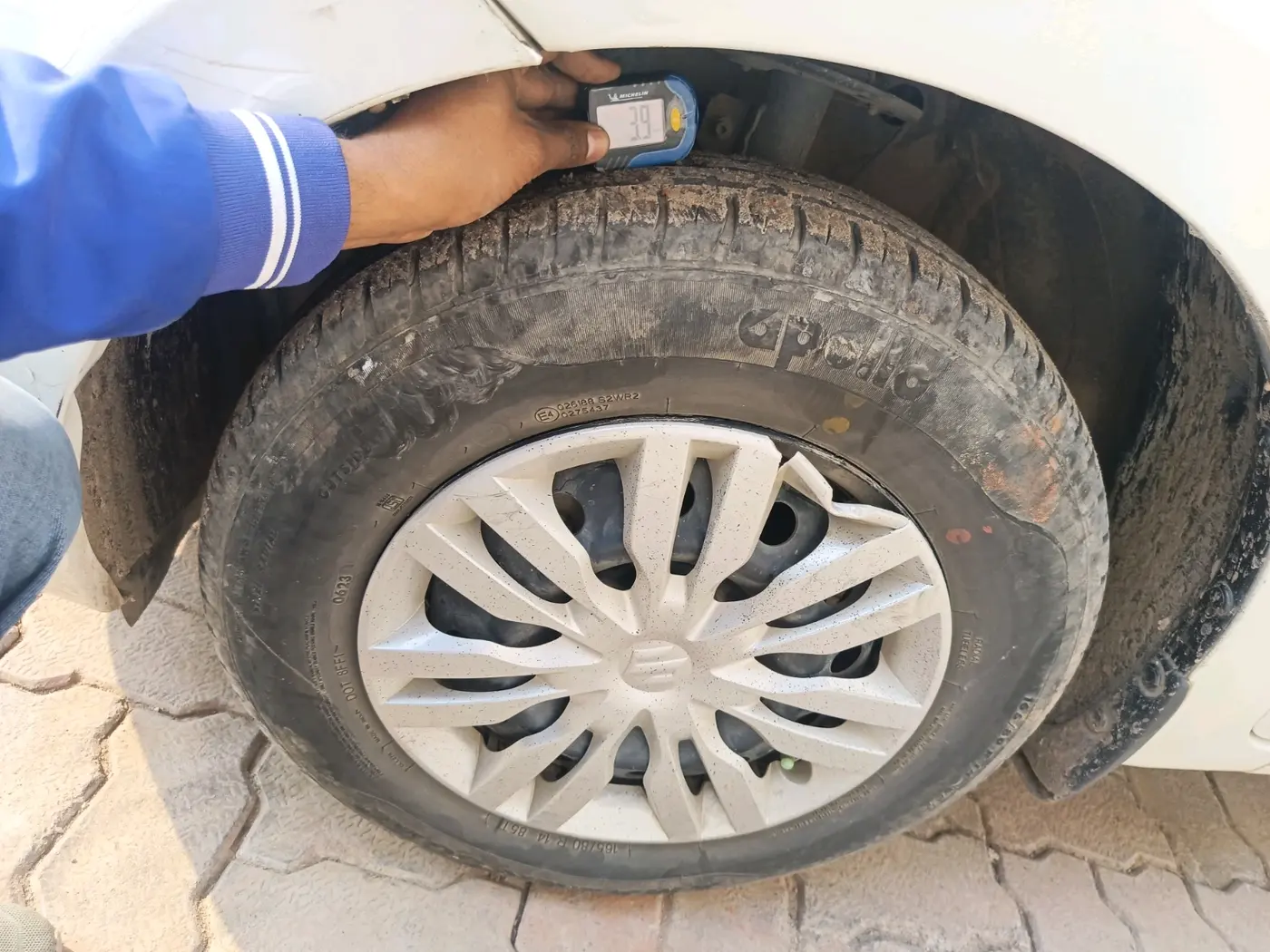2023 Maruti Dzire VXI, Petrol, Manual, 38,536 km, tyre