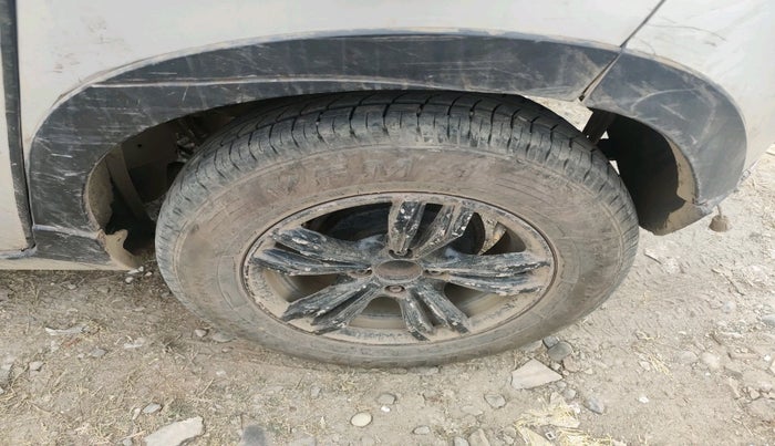 2016 Mahindra Kuv100 K4 D 6 STR, Diesel, Manual, 66,533 km, tyre