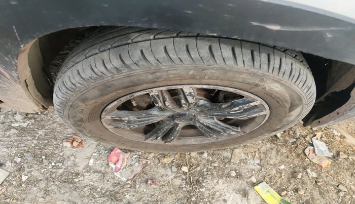 2016 Mahindra Kuv100 K4 D 6 STR, Diesel, Manual, 66,533 km, tyre