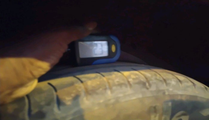 2016 Maruti Alto 800 VXI, Petrol, Manual, 1,10,876 km, tyre