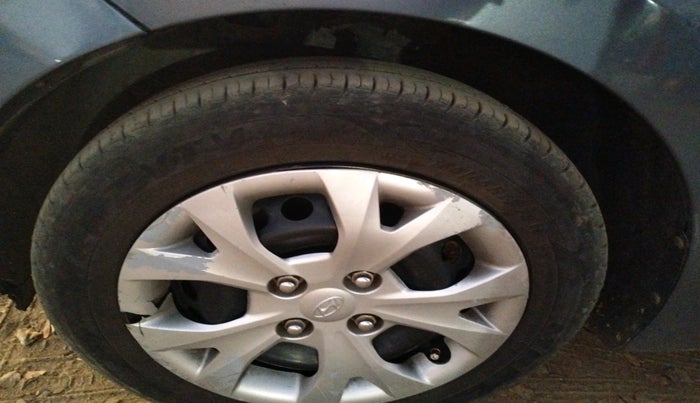 2015 Hyundai Grand i10 SPORTZ 1.2 KAPPA VTVT, Petrol, Manual, 1,11,542 km, tyre