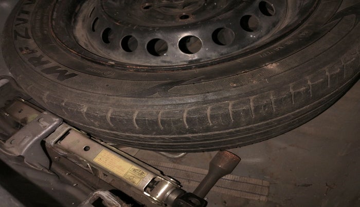 2015 Hyundai Grand i10 SPORTZ 1.2 KAPPA VTVT, Petrol, Manual, 1,11,542 km, tyre