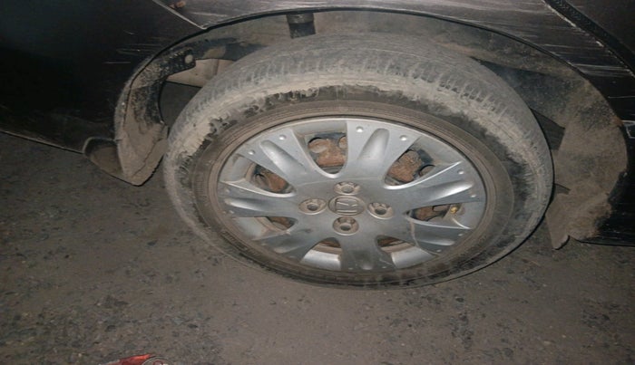 2015 Honda Amaze 1.2L I-VTEC S, Petrol, Manual, 77,084 km, tyre