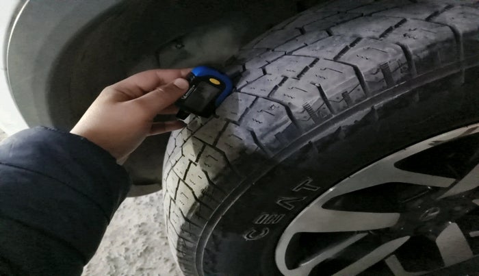 2021 Tata Harrier XZA PLUS 2.0L, Diesel, Automatic, 78,242 km, tyre