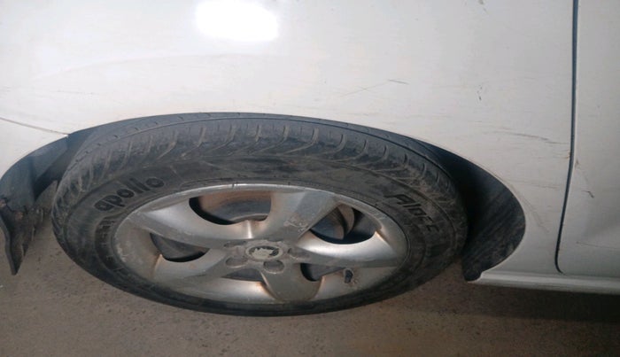 2012 Skoda Rapid ULTIMA ELEGANCE 1.6 MPI AT, Petrol, Automatic, 1,10,251 km, tyre