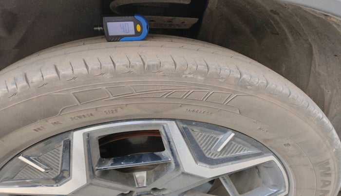 2024 Tata Safari ACCOMPLISHED PLUS 6 STR DUAL TONE AT, Diesel, Automatic, 39,869 km, tyre