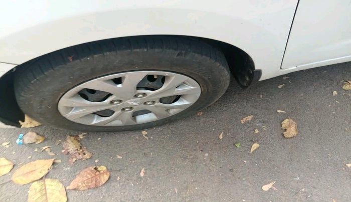 2014 Hyundai Grand i10 MAGNA 1.1 CRDI, Diesel, Manual, 1,14,776 km, tyre