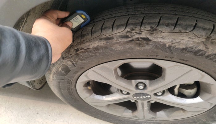 2024 KIA SELTOS  HTK PLUS 1.5 PETROL MT, Petrol, Manual, 8,962 km, tyre